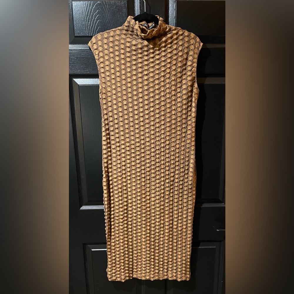 NEW Zara Textured Body Con Dress NWT